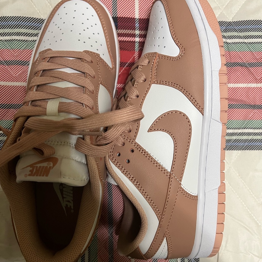 Nike Dunk Low Sneakers - desert pink